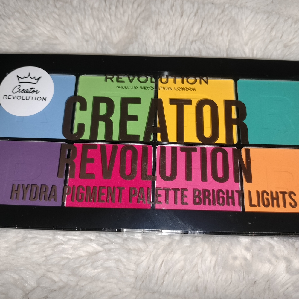 Revolution Creator Pigment Palette Bright Lights